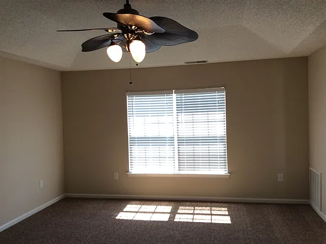 4022 Houldsworth Dr — Photo 9