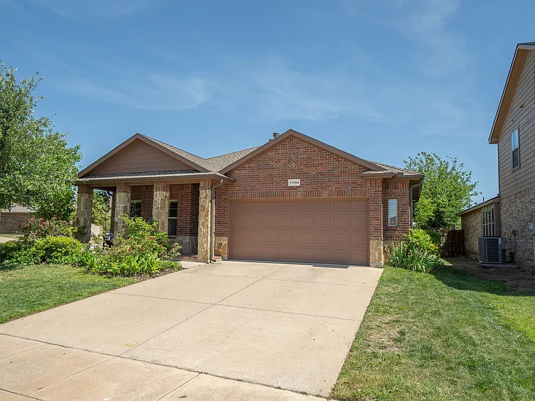 11004 Hawks Landing Rd — Photo 2
