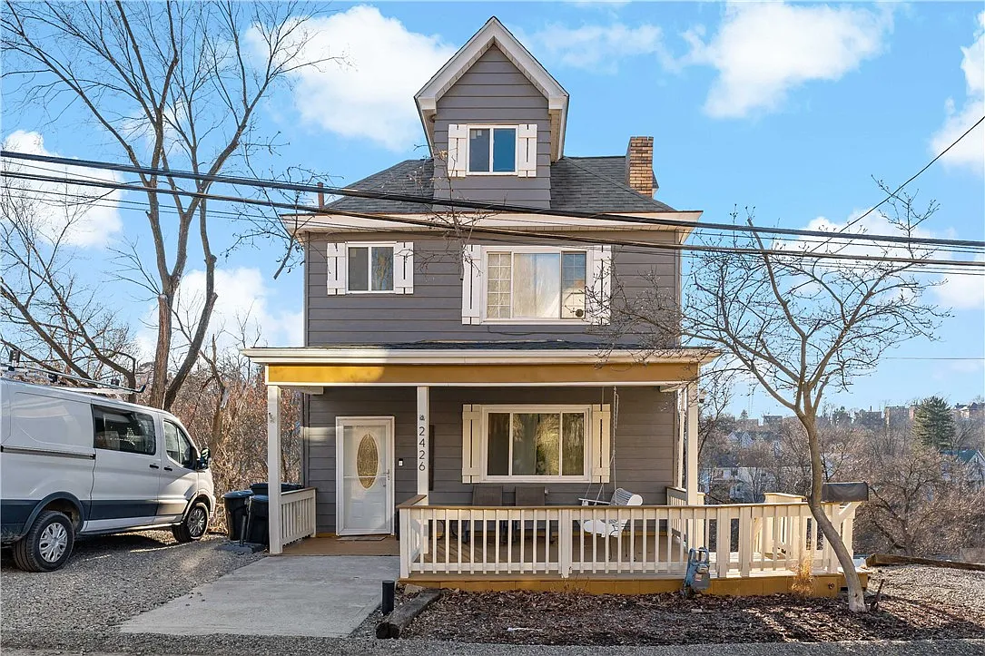 2426 Diehl Ave photo 1