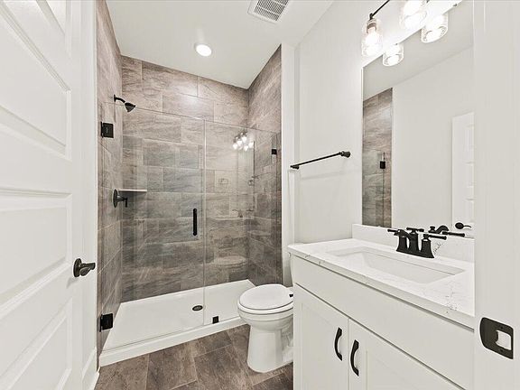 5th image of 639 Coral Bells Ln