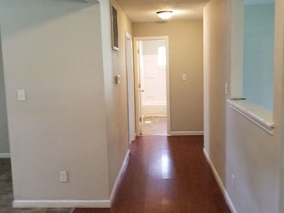 4th image of 1609 S Irvington Ave
