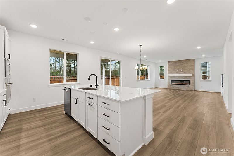 4th image of 14554 203rd Avenue E #840