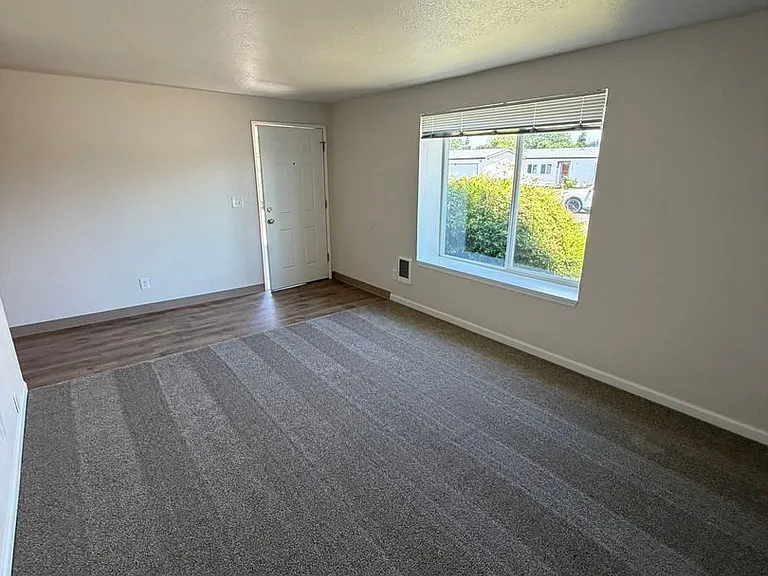 3998 Linn Ave SE — Photo 13