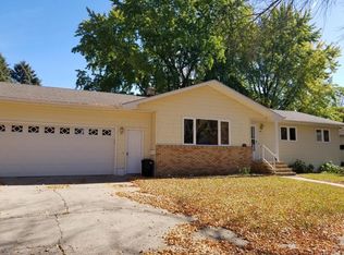 402 9th St SE, Barnesville, MN 56514
