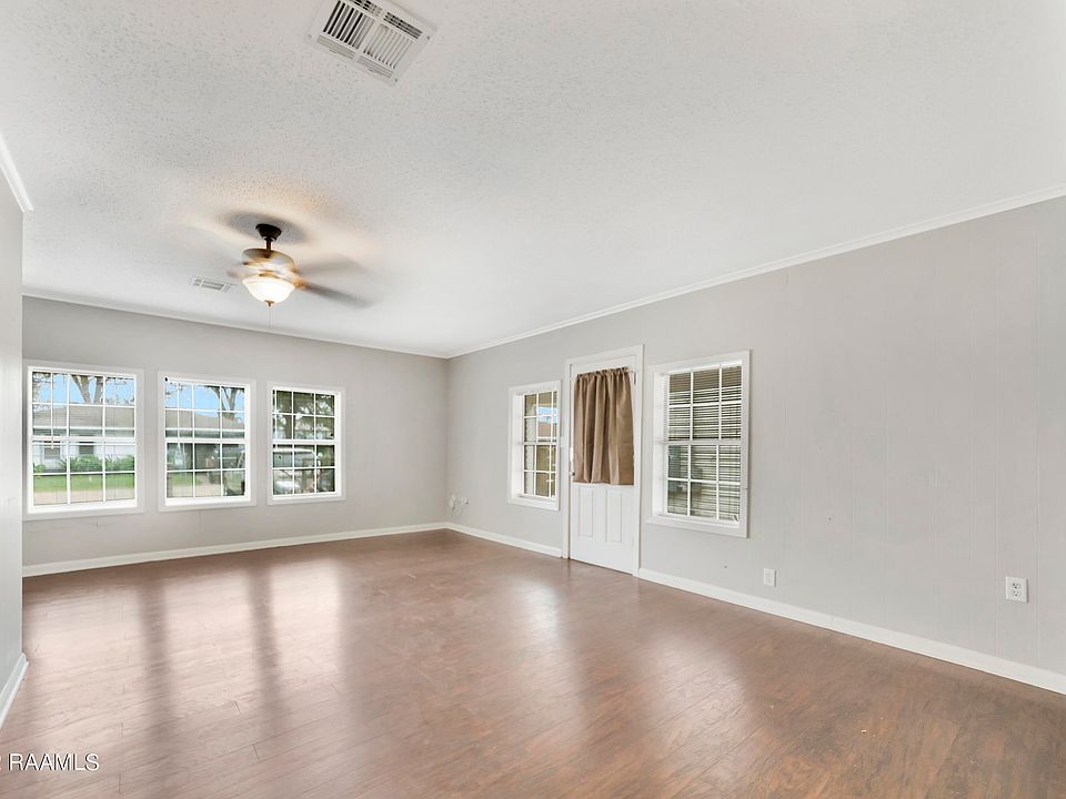 330 St Lafayette LA Zillow