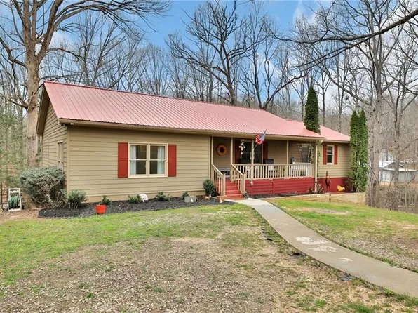 47 Bear Trl, Ball Ground, GA 30107