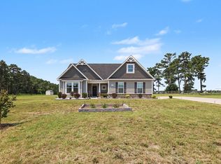 157 Sweet Grass Ln, Raeford, NC 28376