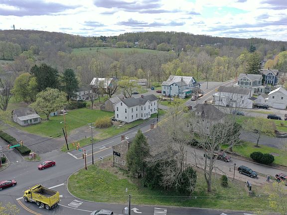 5th image of 362 Pittstown Rd