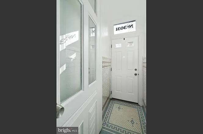 3031 W Stiles St — Photo 2