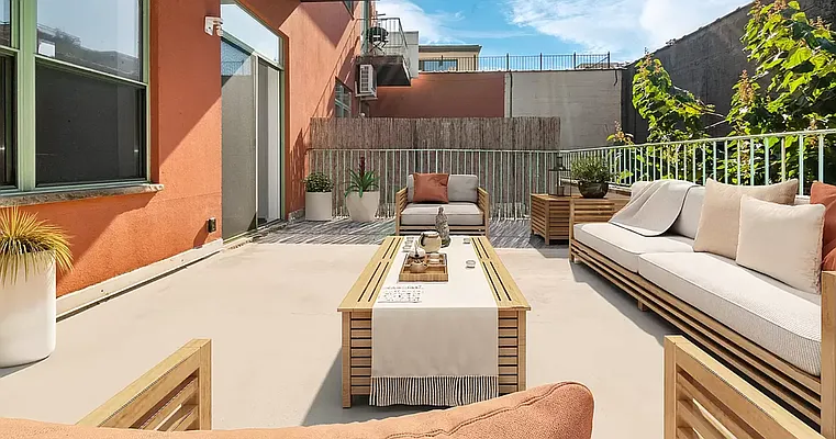 Rented by REAL New York | media 14