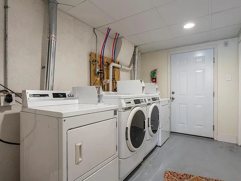 922 S 49th St #2 — Photo 8
