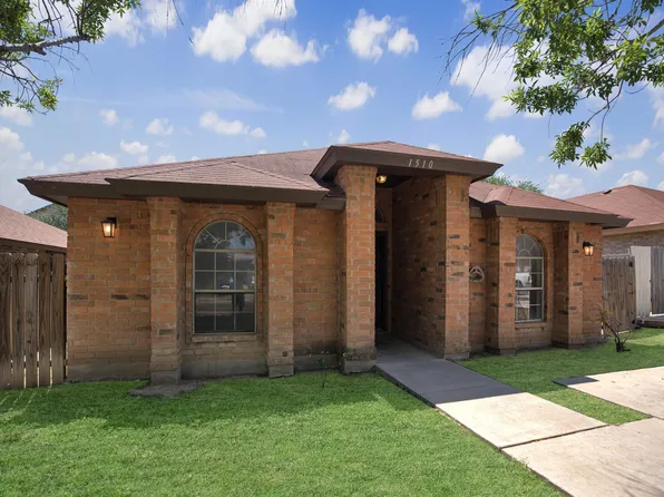 1510 Eisenhower Dr, Laredo, TX 78046