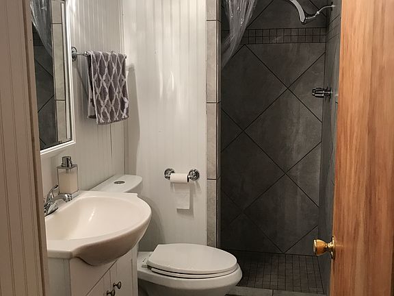 5th image of 502 W Formosa Blvd