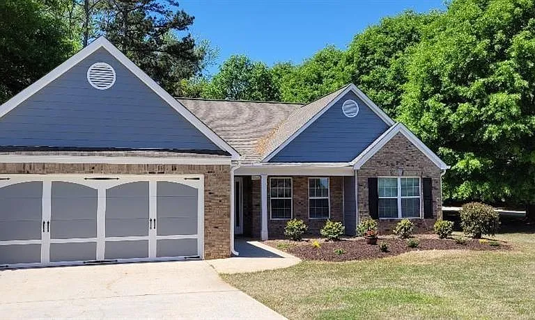 310 Andrew Ridge Dr — Photo 1