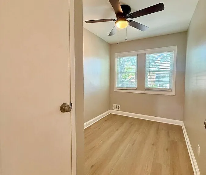 733 Crittenden St NE — Photo 20