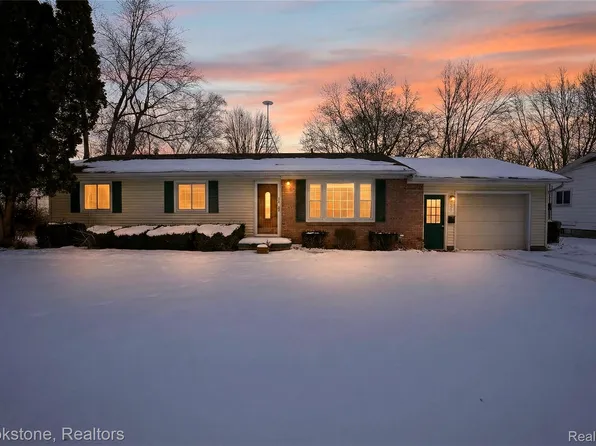 300 N Kibbee St, Saint Johns, MI 48879