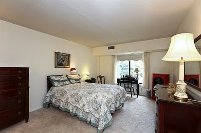 5th image of 3505 Lakeview Dr APT 111