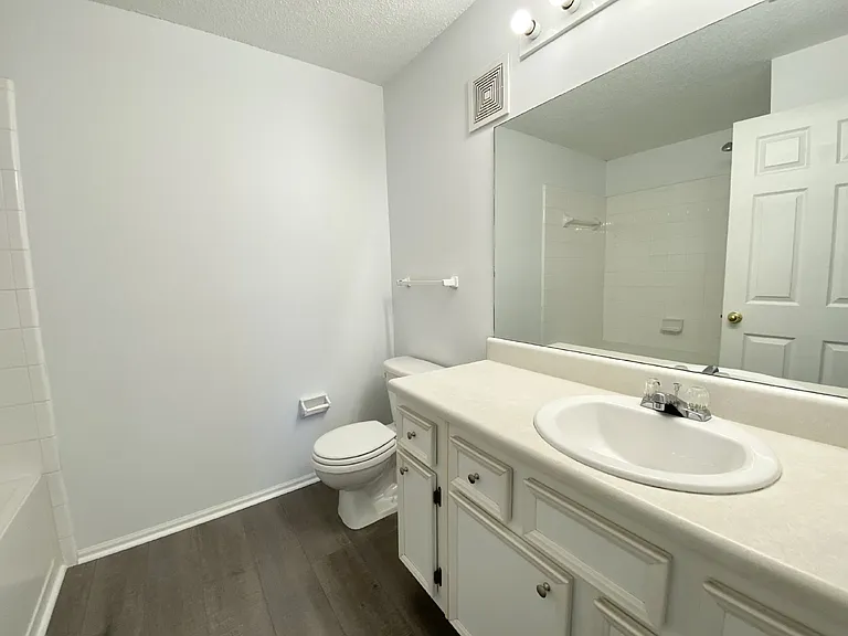50 Pebble Beach Cv #D220 — Photo 15