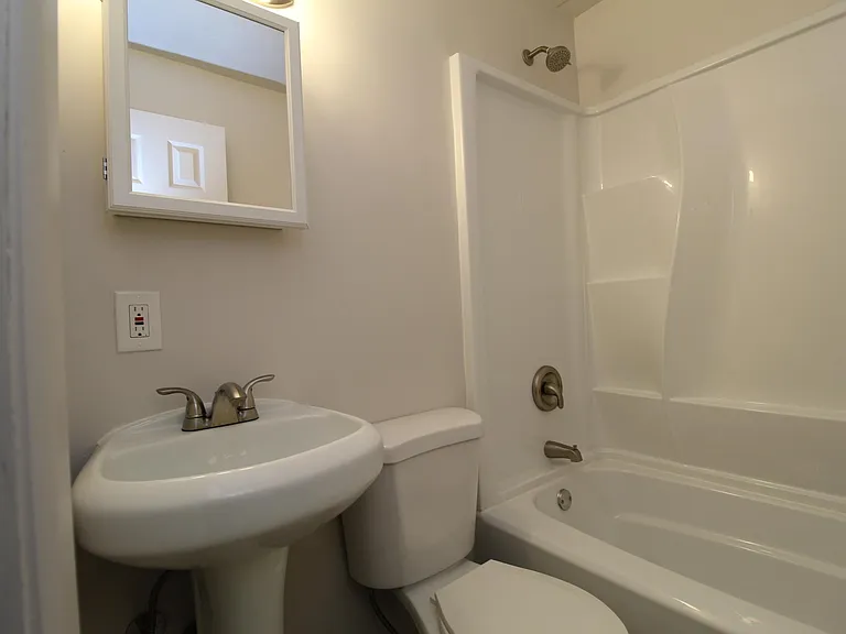 11125 Youngstown Pittsburgh Rd #4 — Photo 14