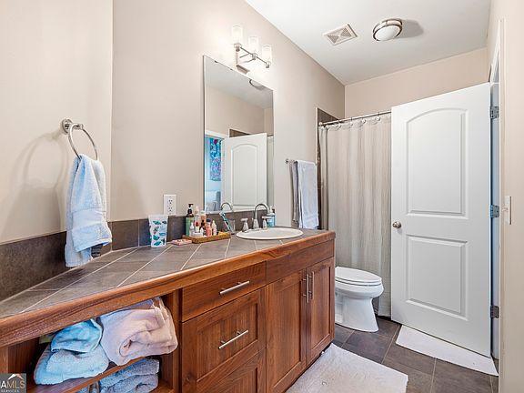 5th image of 118 Ruth Dr Unit 520