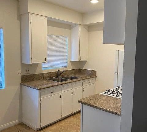 2nd image of 4342 W 130th St APT 2