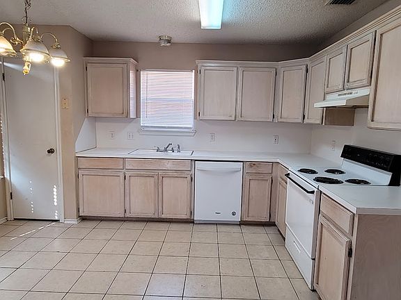 4th image of 7838 Elk Dr