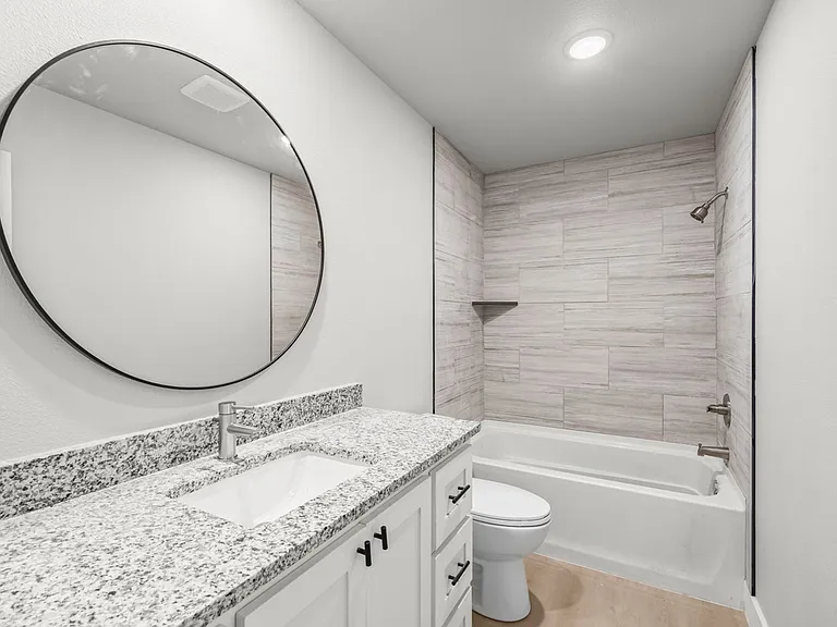 10613 East Cres #7400 — Photo 21