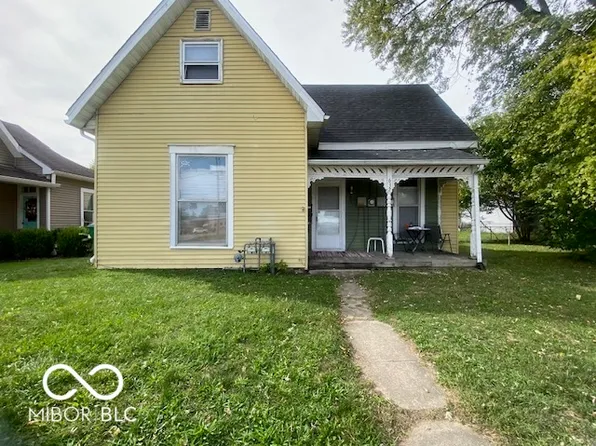 632 1/2 S State St, Greenfield, IN 46140