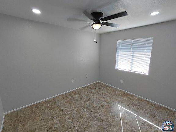 4th image of 644 W Commercial Ave APT 2