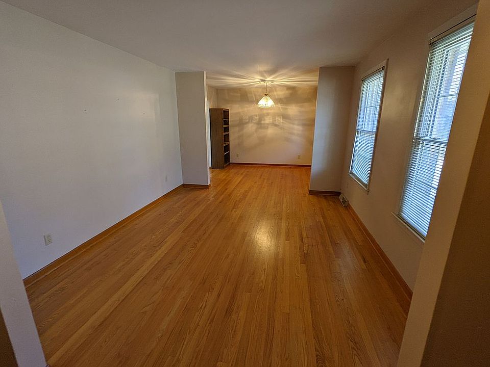 1st image of 1110 Brookmeade St NW