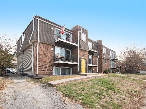 2nd image of 3739 Wyandotte St #7
