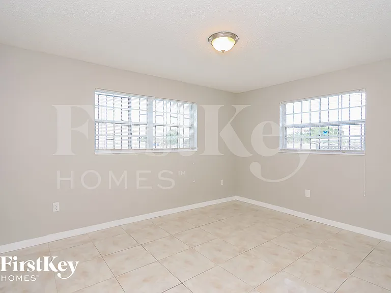 3410 NW 203rd St — Photo 7