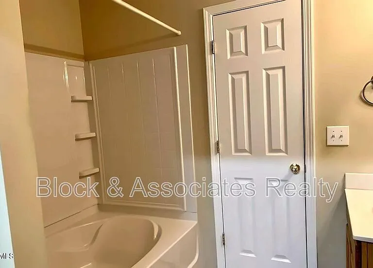 3003 Skybrook Ln — Photo 9