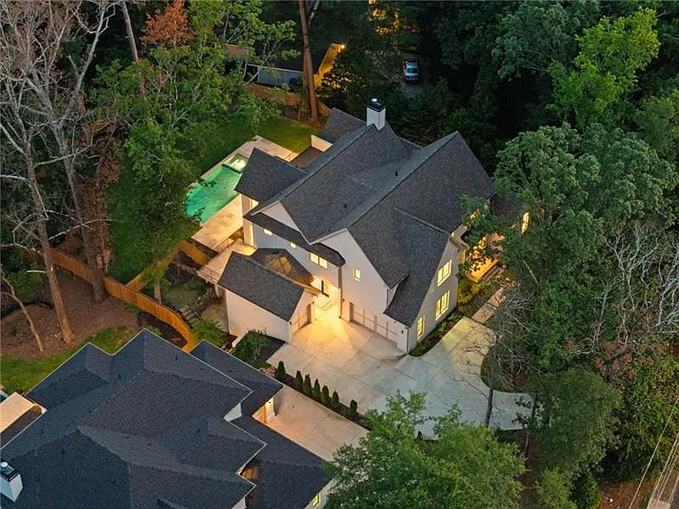 1074 Moores Mill Rd NW — Photo 3
