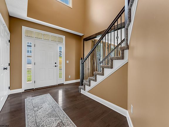 4th image of 323 Salonika Dr