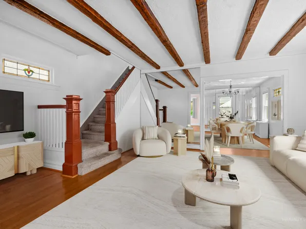 993 East 39th Street image 2 of 15