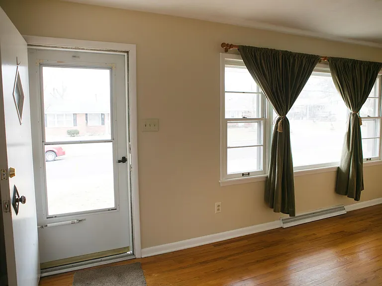 707 Sondra Ave — Photo 8
