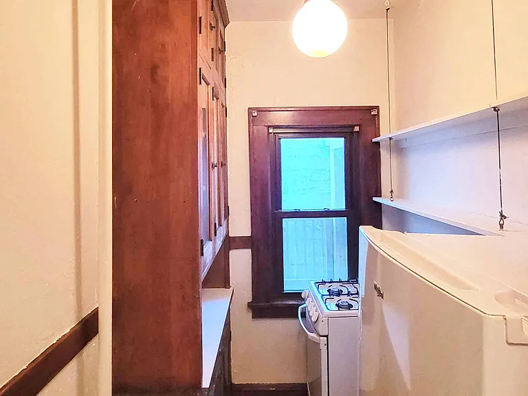 225 Place Apartments — Photo 42