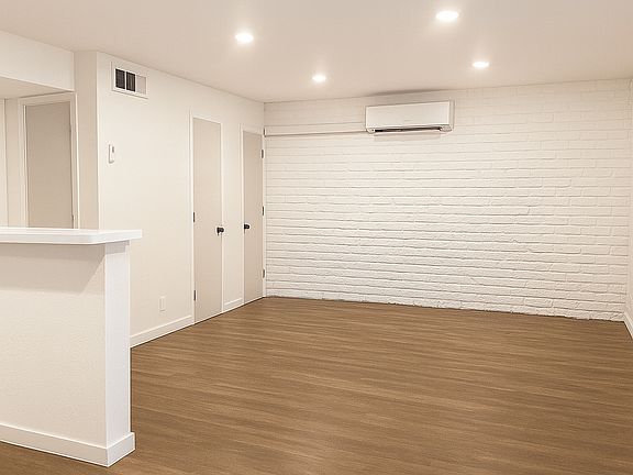 4th image of 1150 S Quaker Ave #1150