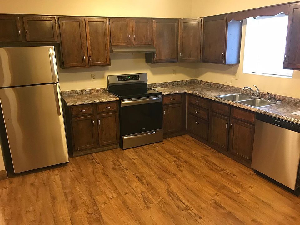 New stainless steel appliances, new luxury vinyl plank-easy to clean and maintain