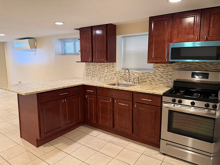 2252 N Laramie Ave #G — Photo 5