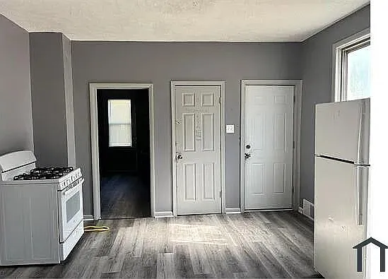 2 bed, 750 sqft, $1,080 — Photo 2