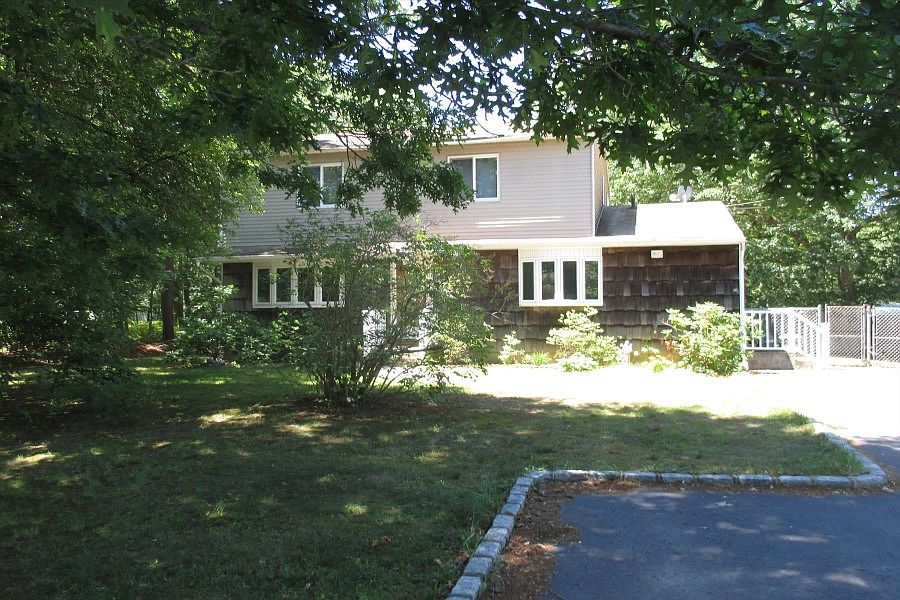 1st image of 44 Pine St