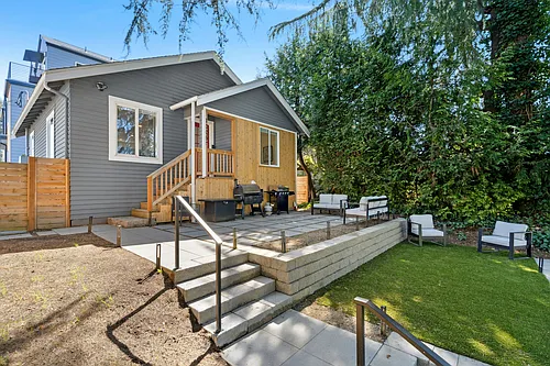 10056 Interlake Ave N Photo 1