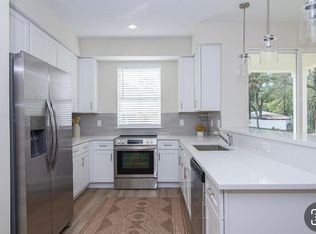 30 Dutton Island Rd E, Atlantic Beach, FL 32233