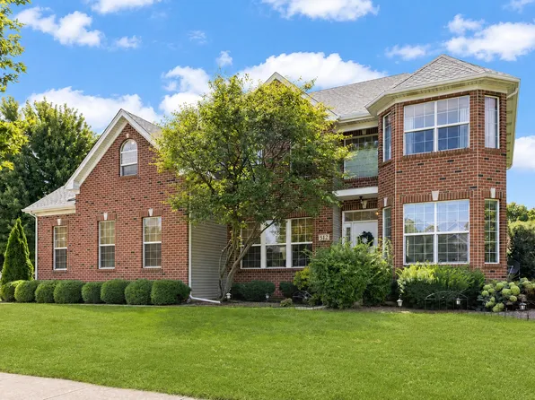 512 Arrowhead Dr, Yorkville, IL 60560