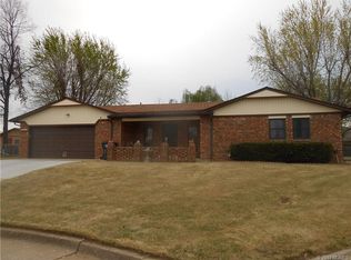 3214 Phoenix Dr, Muskogee, OK 74403