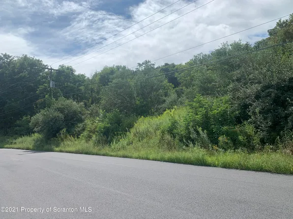 Forest Glen Dr, Scranton, PA 18504