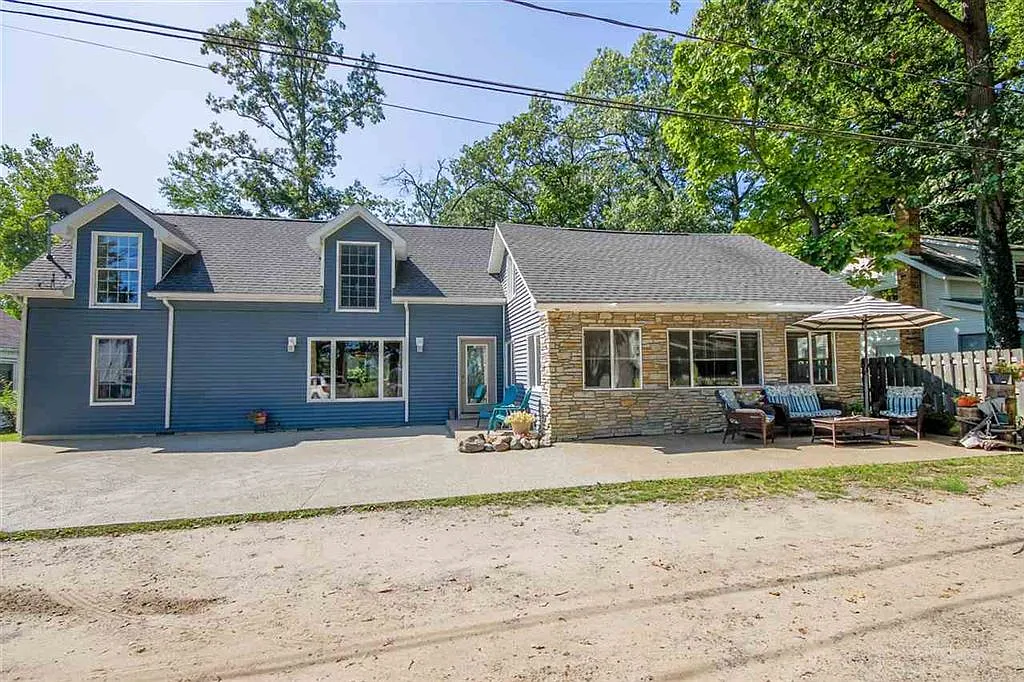 98 Cottage Ct photo 1