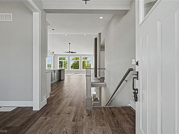 5th image of 2048 Forest Dr